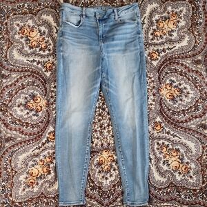 American Eagle Outfitters Light Wash High Rise Crossover Jegging — Size 12 Long